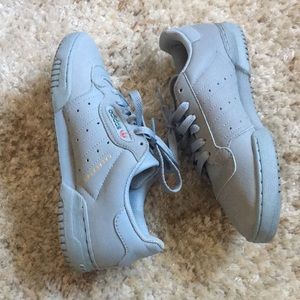 Yeezy grey PowerPhase (calabasas)